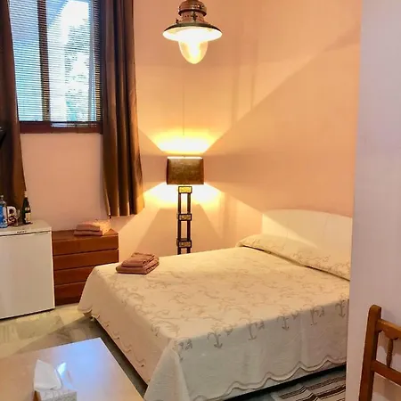 Puerto Banus .,gray De'albion * Marbella