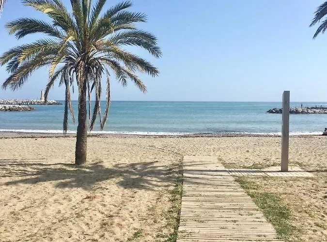 Апартаменти Puerto Banus .,gray De'albion *